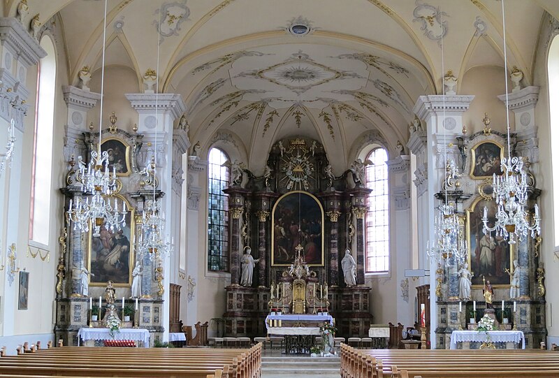 File:Pfarrkirche St. Jakobus Grafenhausen interior 2014.jpg