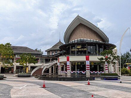 The Plaza Lagoi shopping mall: pretty but near-deserted