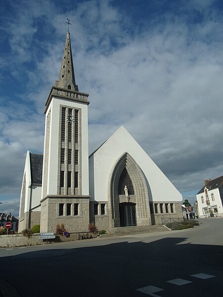 File:Pleugriffet église paroissiale 1.jpg