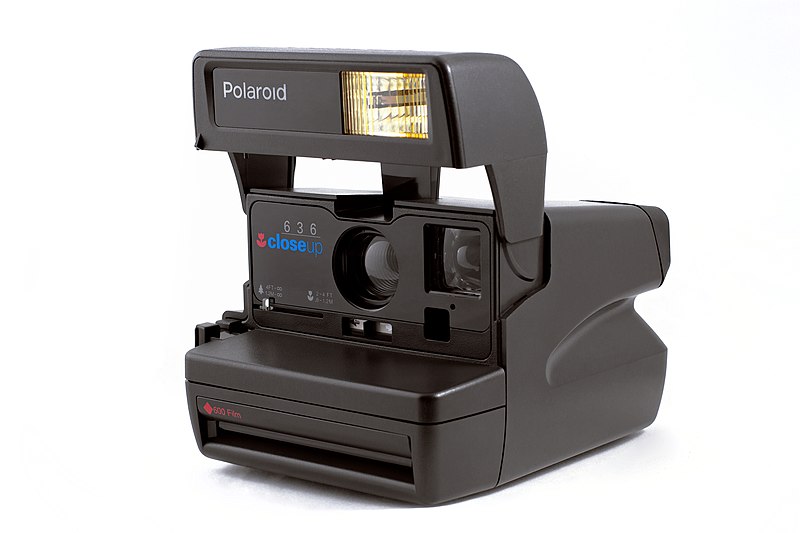 File:Polaroid 636 Close Up instant camera.jpg