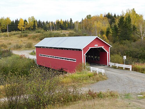 Covered bridge, Pont Rouge, Sainte-Jeanne-d´Arc, Quebec, Canada