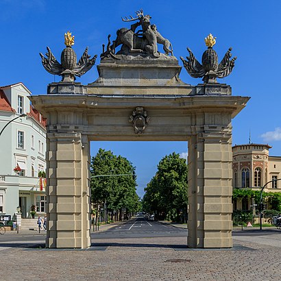 So kommt man zu dem Jägertor mit den Öffentlichen - Mehr zum Ort Hier