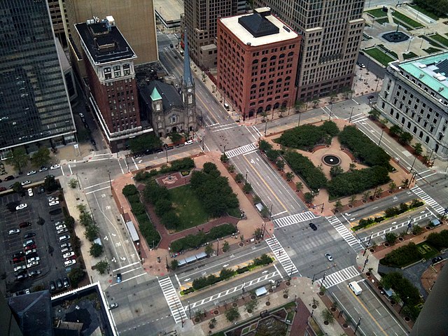 Partial view of the square in 2010 in its previous configuration from Terminal Tower