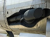 B-29に搭載されているR-3350エンジンの排気タービン部 写真の機体の排気口は蓋で覆われている。