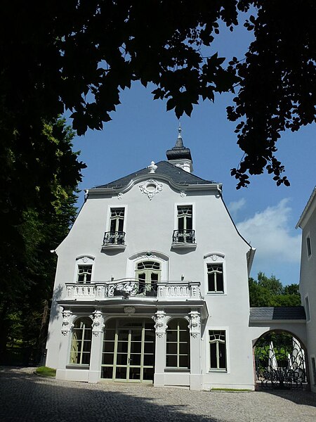 File:Rabensteiner-schloss.jpg