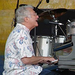 RandyNewman nojhf May12008. jpg