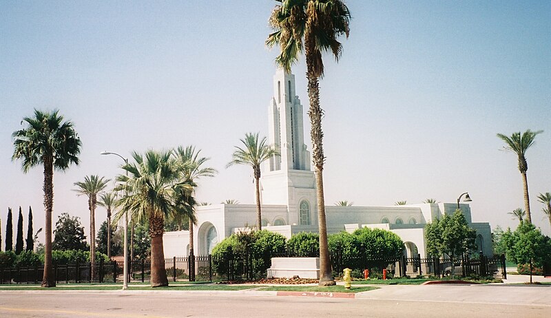 File:Redlands Temple full front.JPG