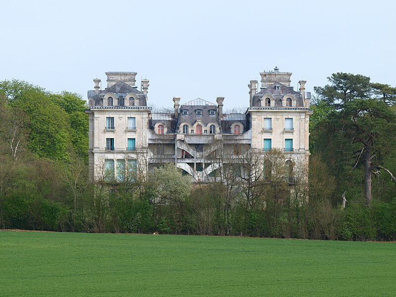 File:Sainpuits-FR-89-château de Flassy-d1.jpg