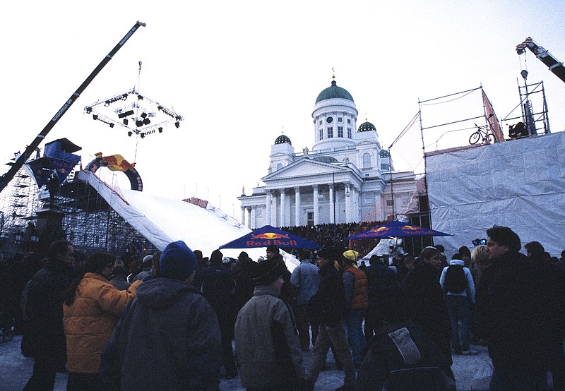 File:Sakari Kiuru - Red Bull City Flight snowboarding event at Senate Square, Helsinki in 2001.jpg