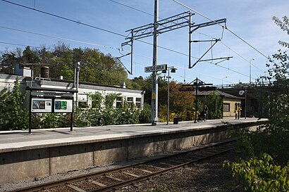 Vägbeskrivningar till Saltsjö-Järla Station med kollektivtrafik