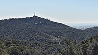 La muntanya de Sant Pere Màrtir vista des de la carretera de Santa Creu d'Olorda.