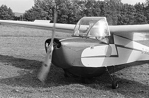 Scheibe SF 25 A at Anspach airfield; note the shoulder wing configuration and outrigger wheels Scheibe SF 25 A at Anspach 1973.jpg