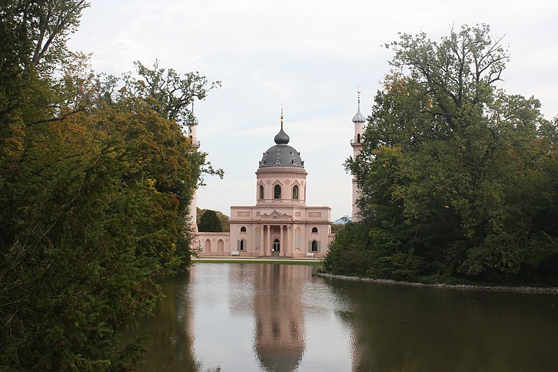 File:Schwetzingen, view across the pond to the mosque.JPG