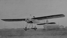 Le Caproni Ca.16 de Slavorosov décolle de Taliedo, près de Milan, entamant son tour d'Italie en février 1913.
