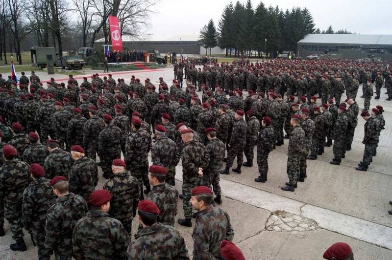 File:Slovesnost ob dnevu 1. Brigade slovenske vojske 2011.jpg