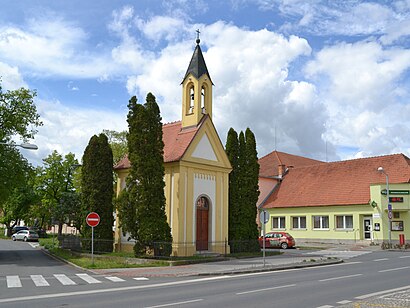 Jak do Sokolnice hromadnou dopravou - O místě