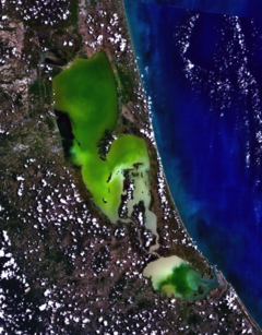 Lac Songkhla depuis Space.png