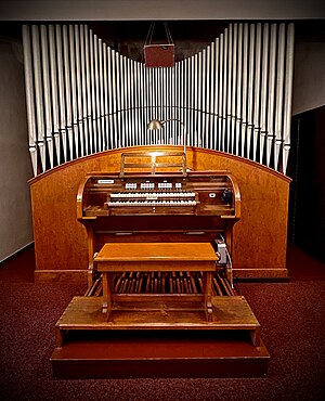 Steinberg (Vogtland) Wernesgrün, Dorfkirche, Jehmlich-Orgel, Ansicht frontal.jpg