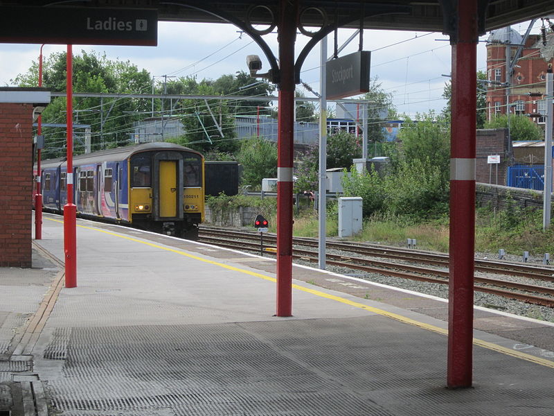 File:Stockport railway station (10).JPG