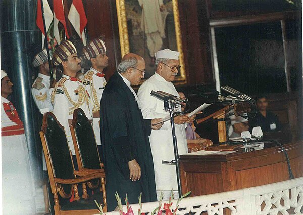 Shankar Dayal Sharma being sworn in as president by Chief Justice M. H. Kania