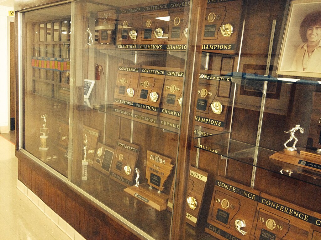 Trophy case, School displays, Display case