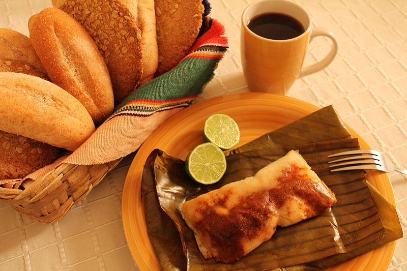 File:Tamal guatemalteco.JPG