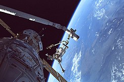 Tamara Jernigan performing EVA during STS-96 Tamara E. Jernigan Discovery crew.jpg