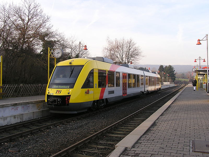 File:Taunusbahn Koeppern LINT.jpg