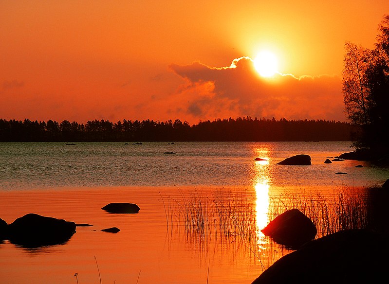 File:The early morning - panoramio.jpg