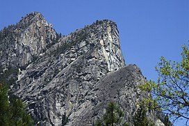Tiga Saudara Yosemite.jpg