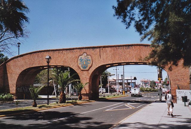 Historische Eingangspforte (El Arco) von Tlaquepaque