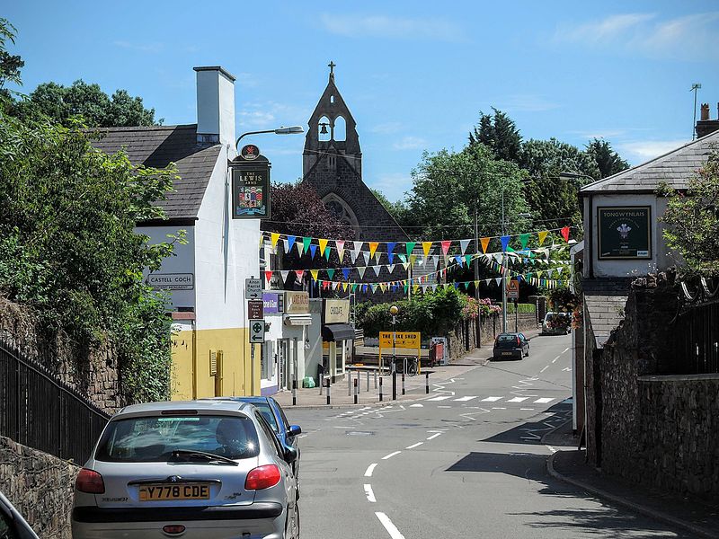 File:Tongwynlais, UK - panoramio.jpg