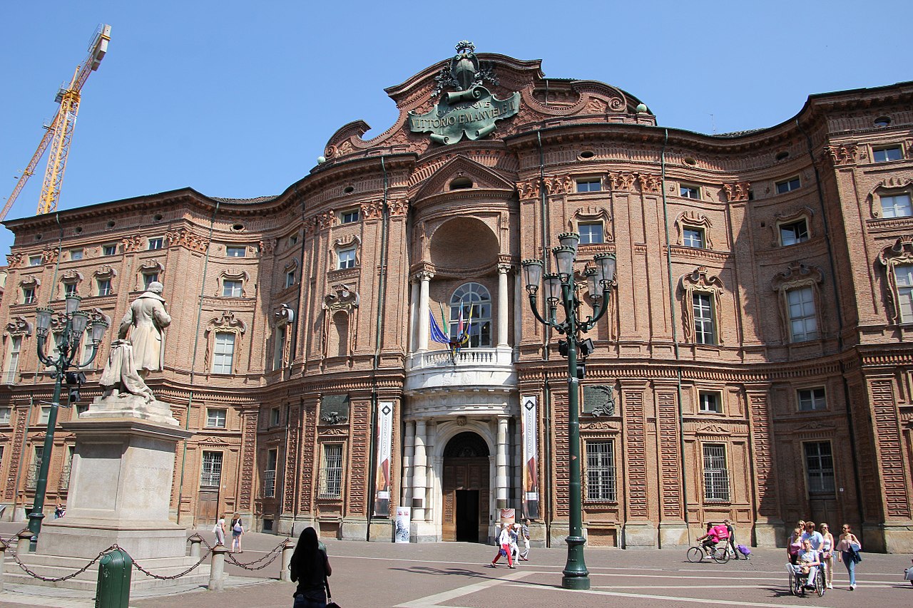 File:Torino, palazzo Carignano (05).jpg - Wikimedia Commons