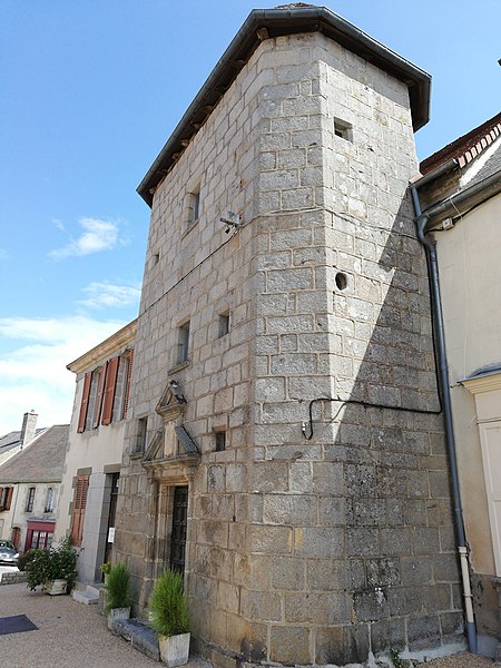 File:Tour jacqueron bellegarde en marche 2.jpg