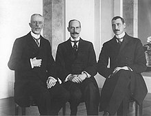 The three constitutional monarchs of the Scandinavian kingdoms of Sweden, Norway and Denmark gathered in November 1917 in Oslo.
From left to right: Gustaf V, Haakon VII and Christian X. Trekongemotet 1917 OB.F16064.jpg