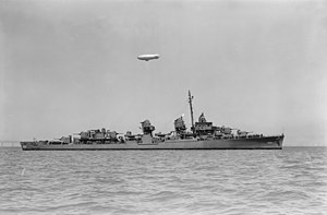 USS Hoel (DD-533) off San Francisco, 3 August 1943.jpg