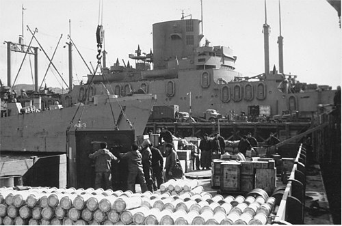 USS LST-483 September 1943.jpg