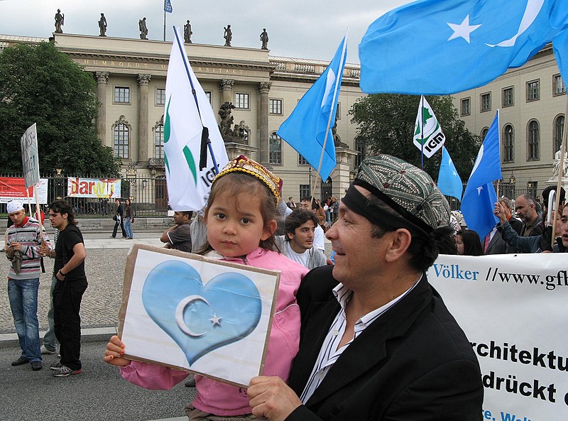 2009年，海外維吾爾人在柏林響應和平示威。