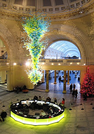 <i>V&A Rotunda Chandelier</i>