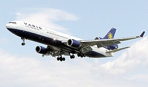 Un McDonnell Douglas MD-11 de la Varig atterrissant à Heathrow en 2004