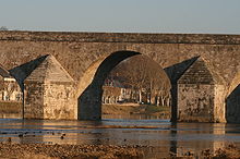 Gien Bridge (Loiret, France) - Masonry piers, protected downstream here by backwaters. Vieux pont de Gien (7).JPG