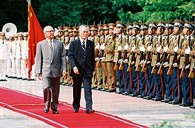 Võ Văn Kiệt và Murayama tại Hà Nội năm 1994.