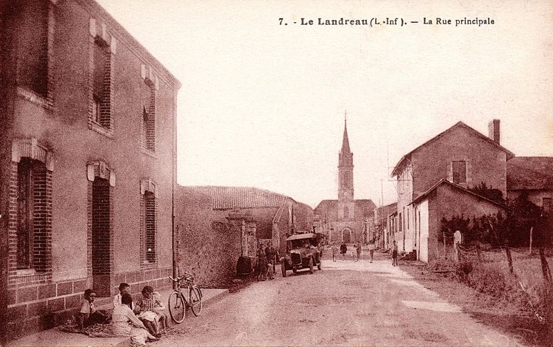 File:W1148-Landreau7 Eglise DeRueBoutillierDelisle.jpg