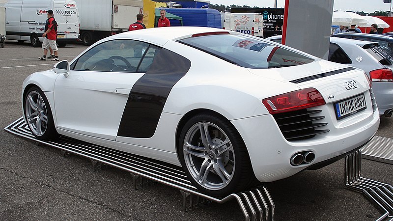 File:White Audi R8 rl.jpg