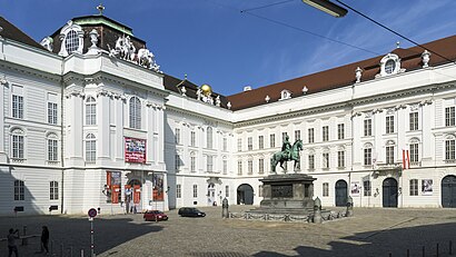 So kommt man zu Josefsplatz 1 mit den Öffentlichen - Mehr zum Ort Hier