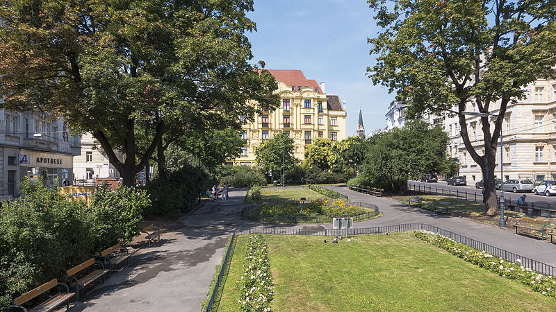 File:Wien 18 Norbert-Liebermann-Park a.jpg