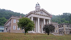 Wyoming County Courthouse West Virginia.jpg