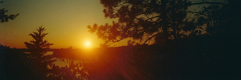 A sunset on Koshlong Lake, viewed from one of the campsites used by YMCA Wanakita campers during overnight canoe trips. Ymca wanakita sunset.jpg