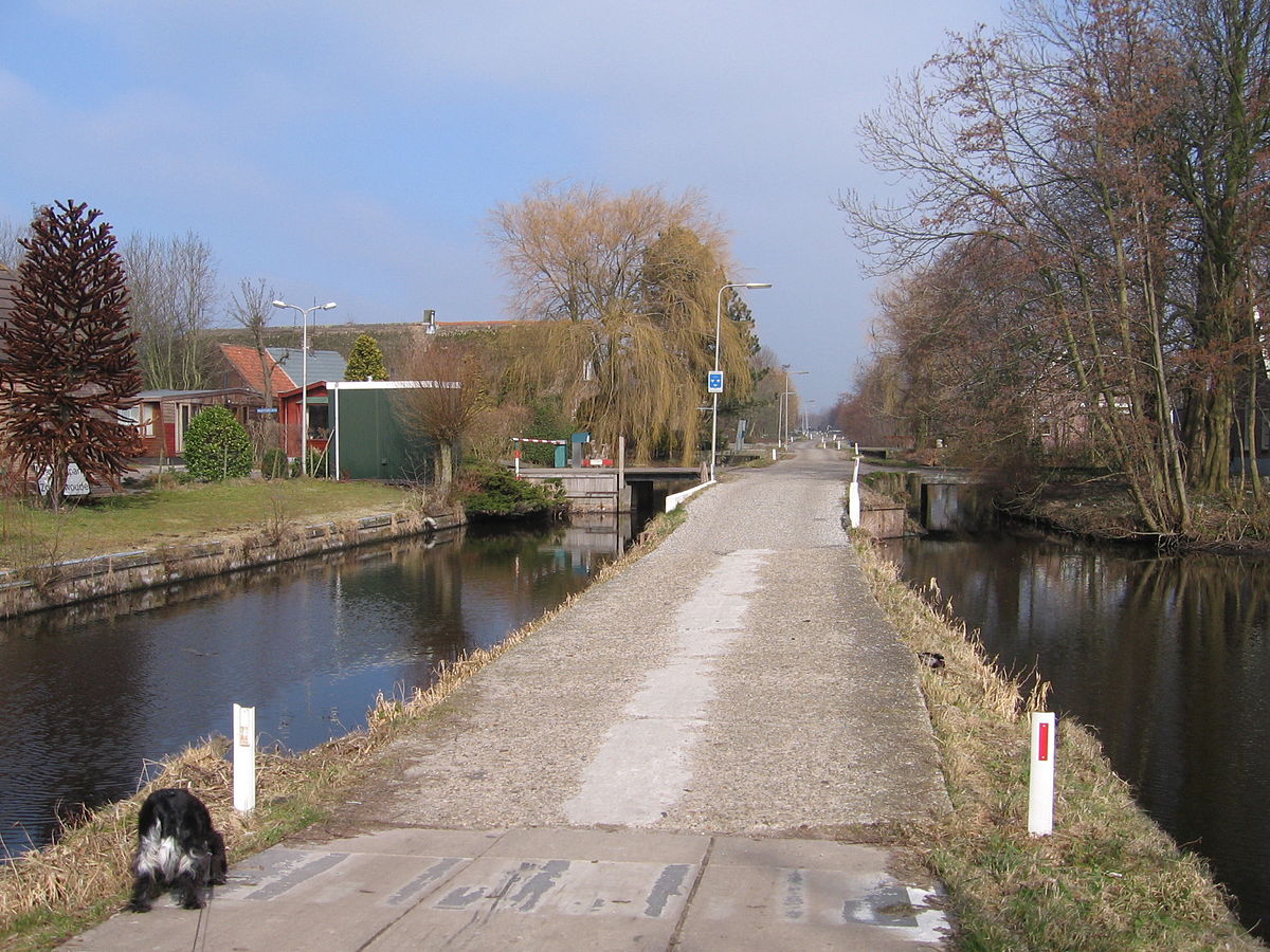 Южный нидерланды. Kapayangi. Zoeterwoude Holland. Зутервауде картинки.