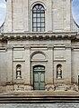 La façade rénovée de l'église de la Platé.